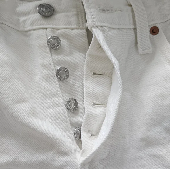 Levi's 501 Jean Short - Picture 7 of 8